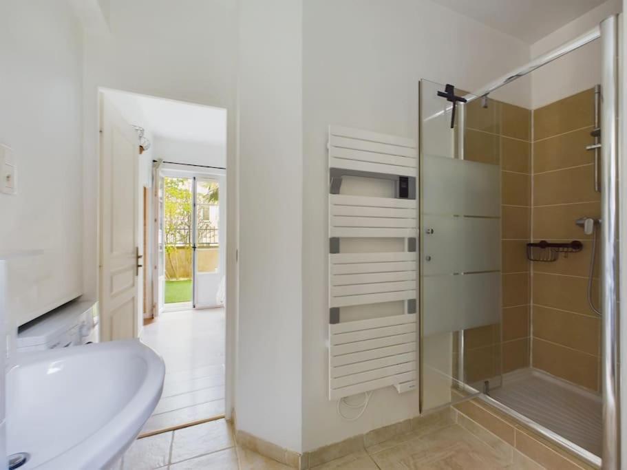 Appartement Renove -Jardin Prive A Rueil-Malmaison Exterior photo